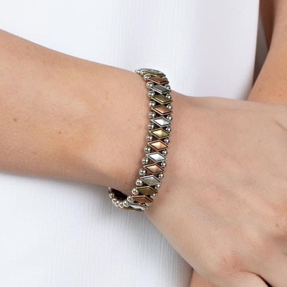 Multi colored diamond shaped and round bead alternating stretchy bracelet